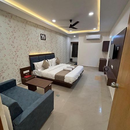 Hotel Mountain Bharuch 외부 사진