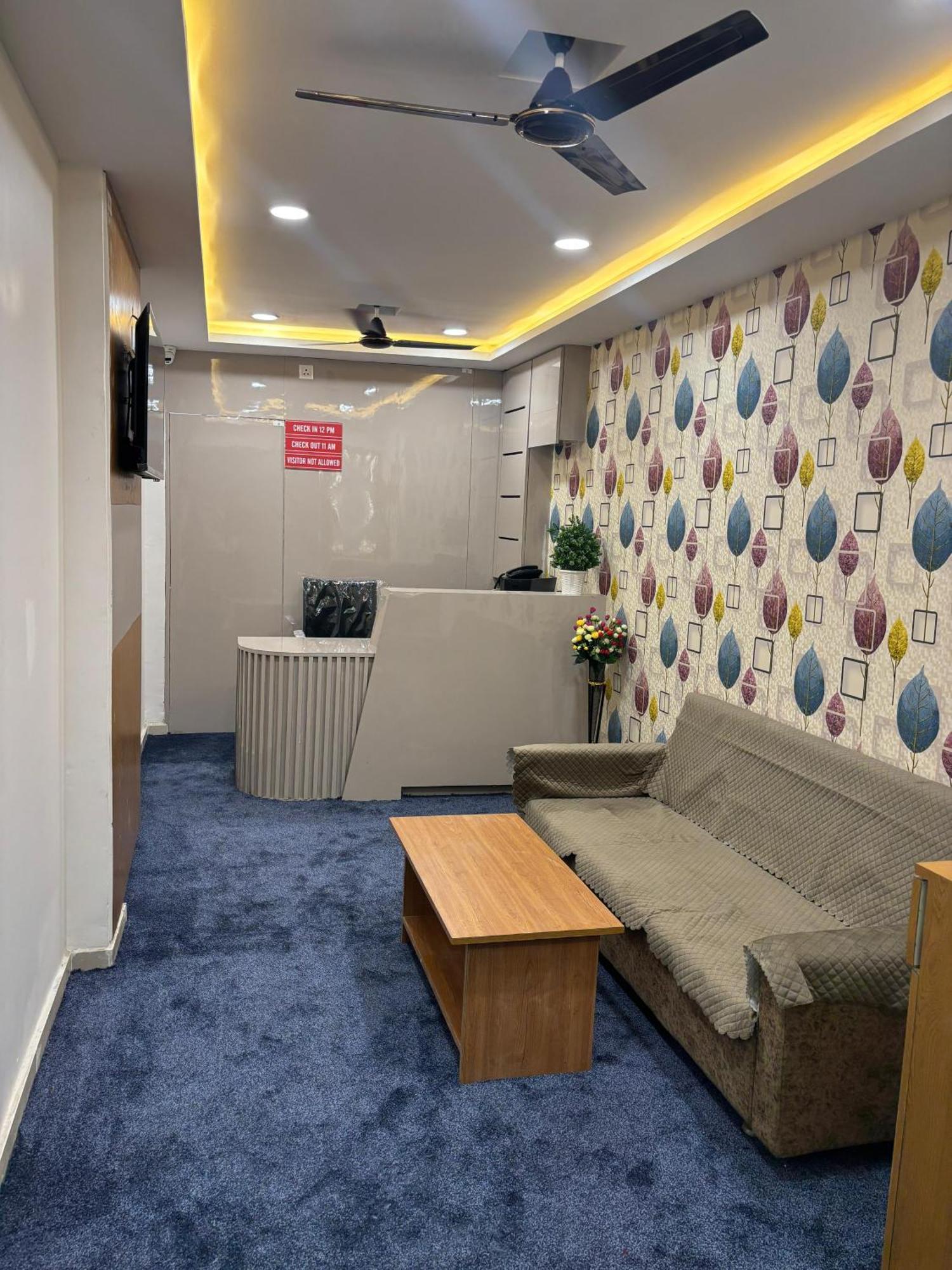 Hotel Mountain Bharuch 외부 사진